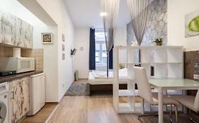 Silver Moon Apartment In The City Center